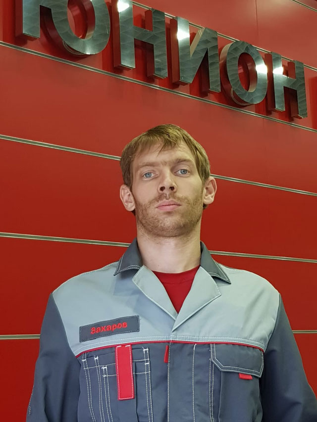 Захаров Владимир - автомеханик-моторист техцентра Юнион Моторс