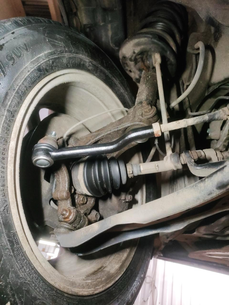 Установлен новый левый рулевой наконечник на Nissan Qashqai J11